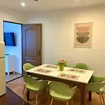 Vestalak Apartment *